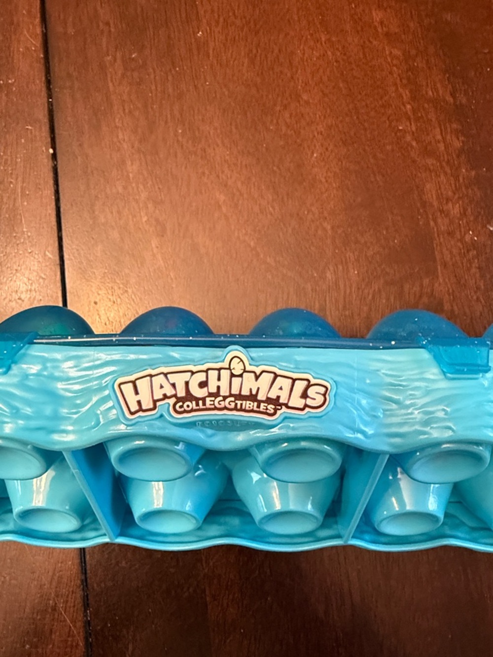 Hatchimals Blue Egg Carton Case with 12 Colorful Mini Animal Figures. - Picture 2 of 6